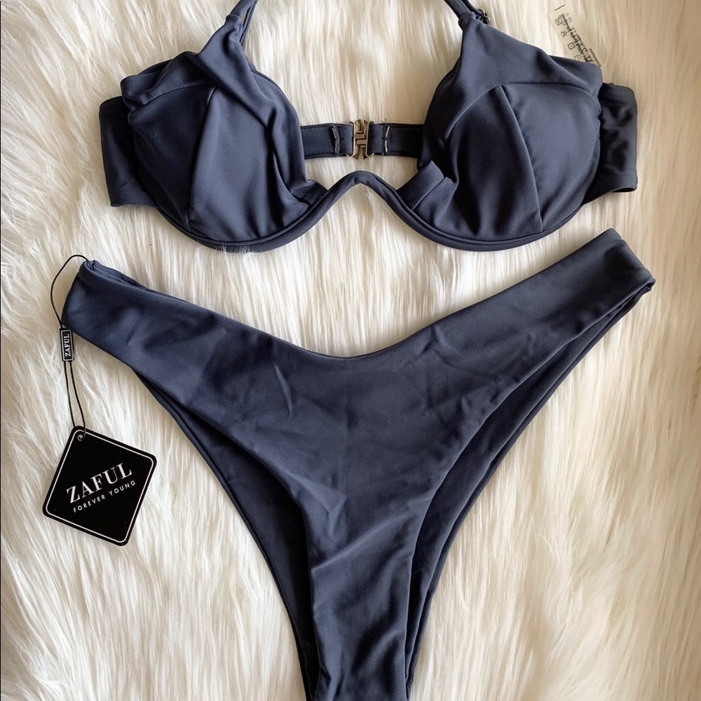 *NWT* ZAFUL Bikini Sz. Medium